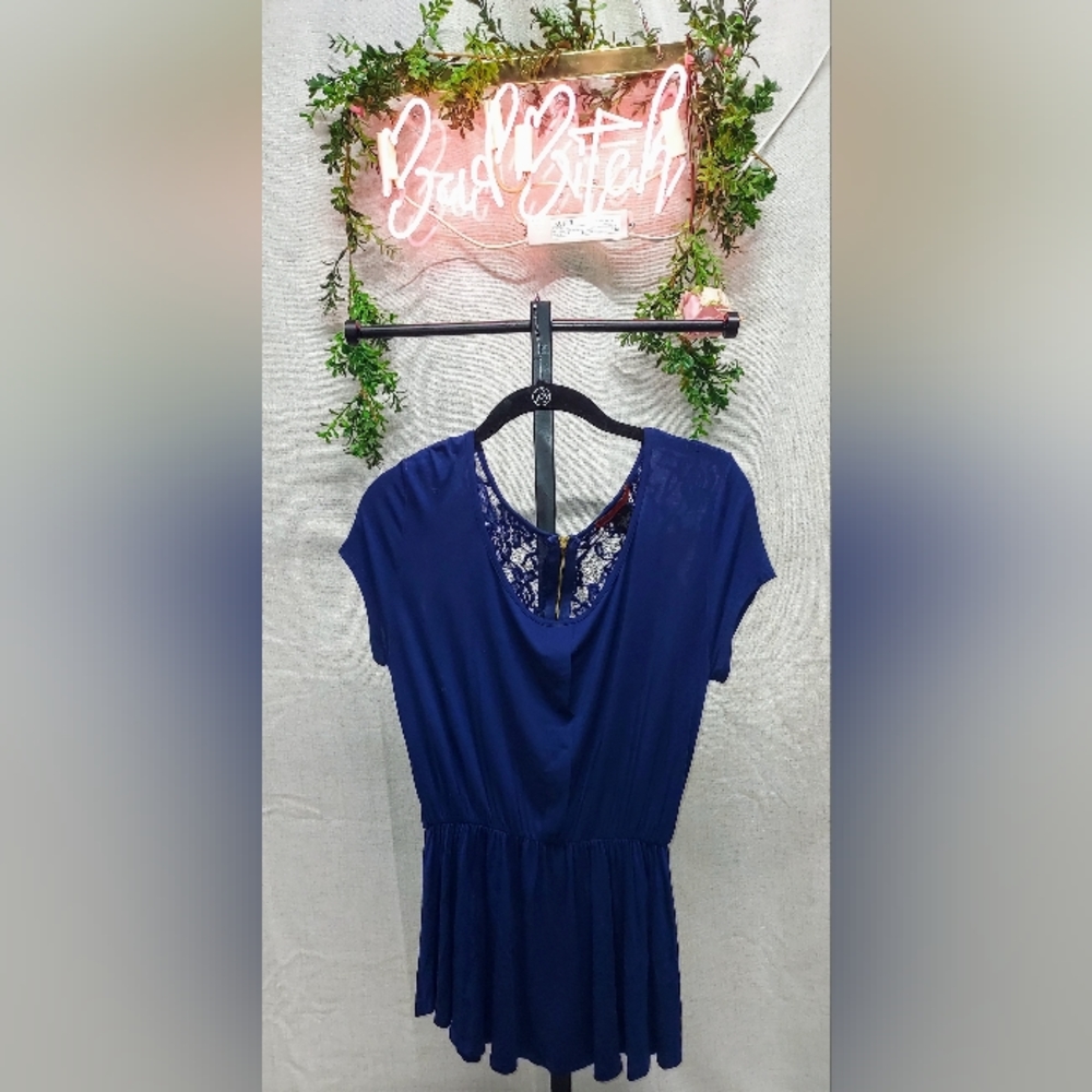 BKE red navy lace zip back flowy top